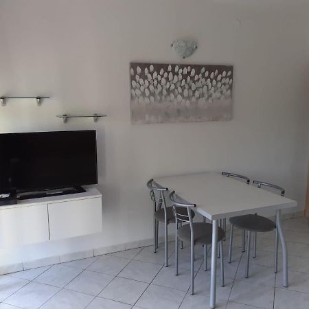 Apartment Melani Pula Bagian luar foto