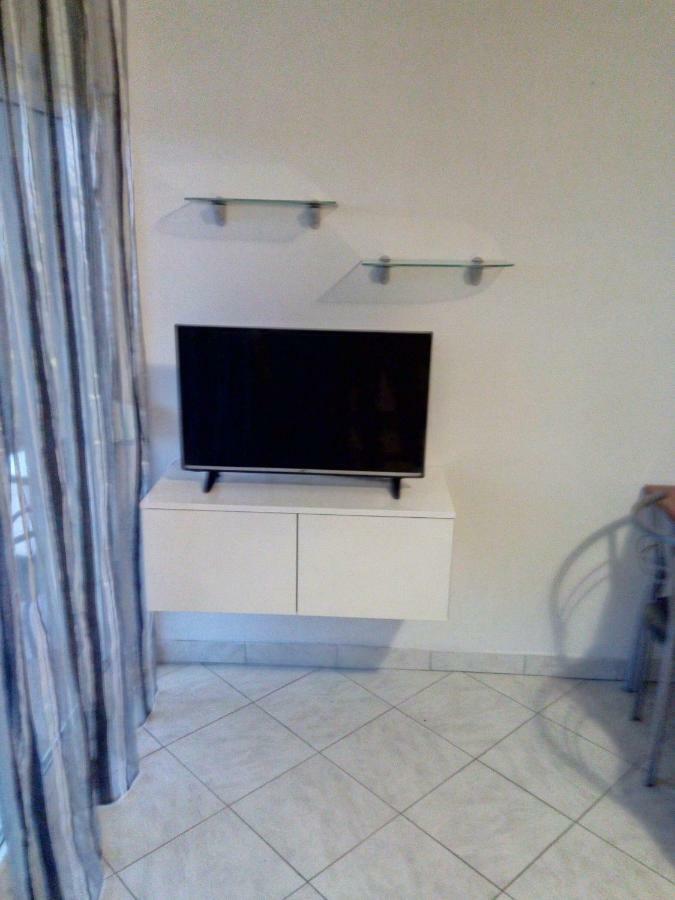 Apartment Melani Pula Bagian luar foto